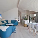 Four-bedroom In Holiday home *