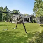 Holiday home Four-bedroom In