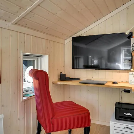 Four-bedroom In Casa vacanze *